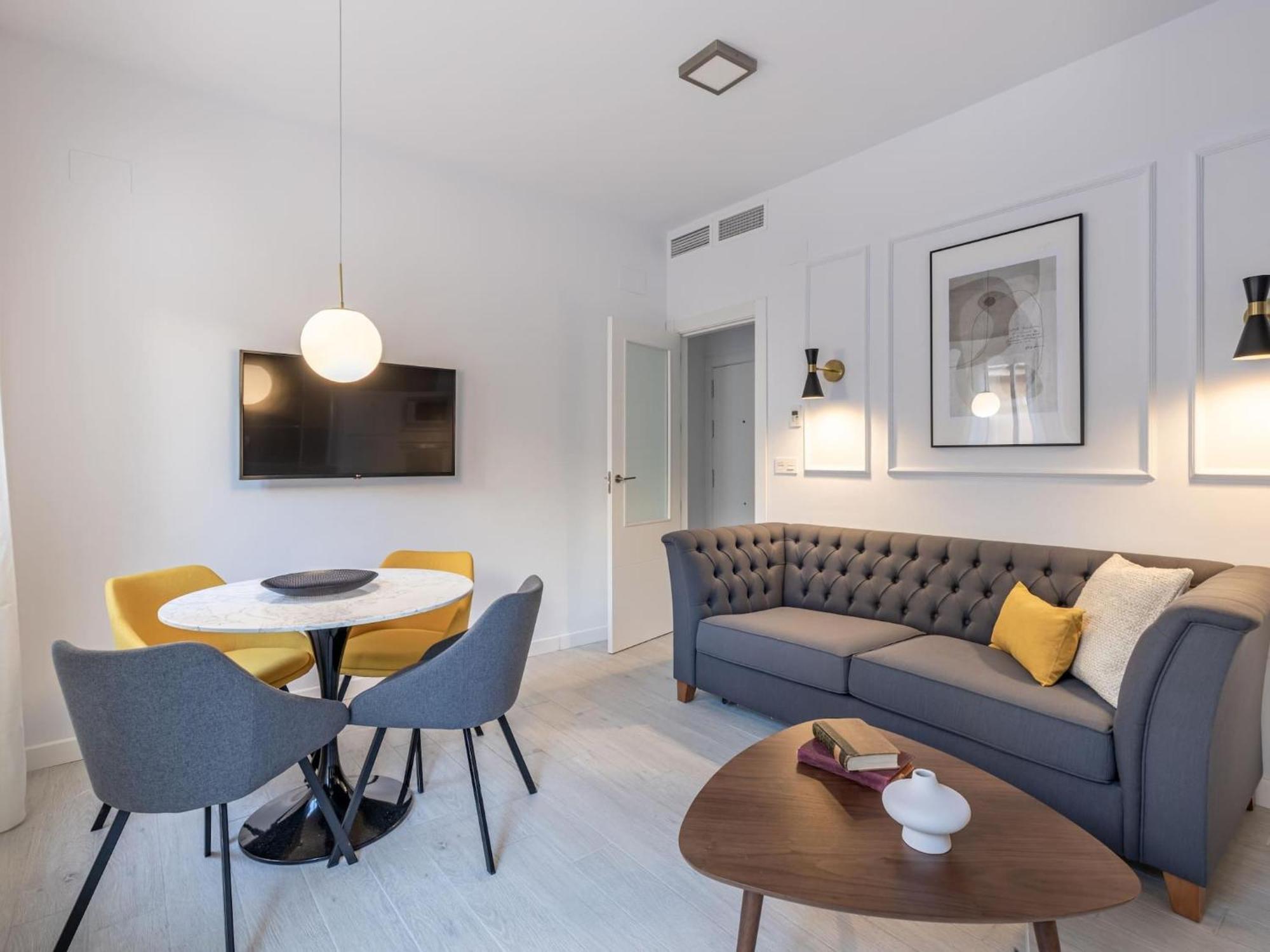 Central Stylish And Elegant 1 & 2 Bedroom Apartments I Гранада Екстериор снимка