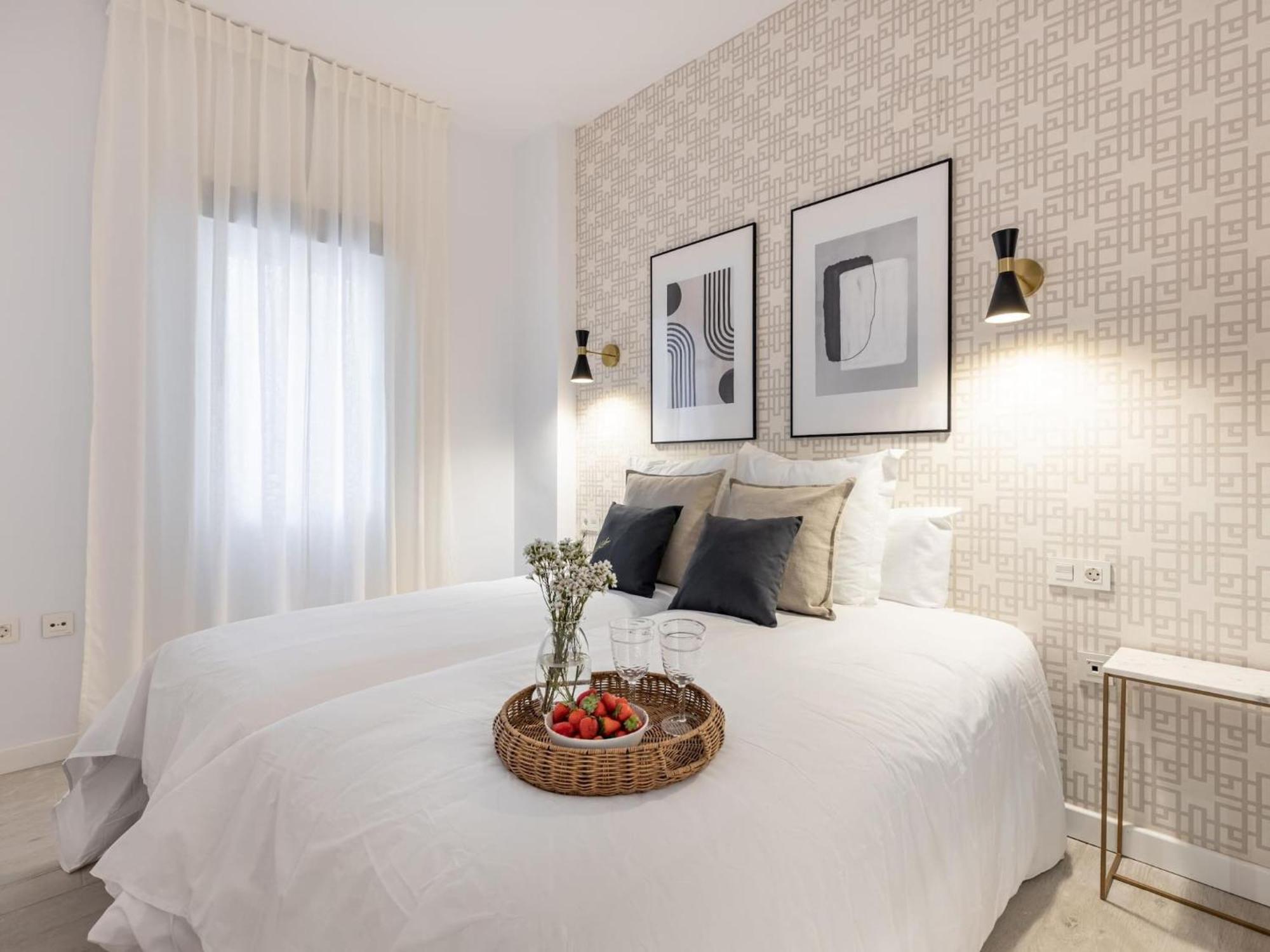 Central Stylish And Elegant 1 & 2 Bedroom Apartments I Гранада Екстериор снимка